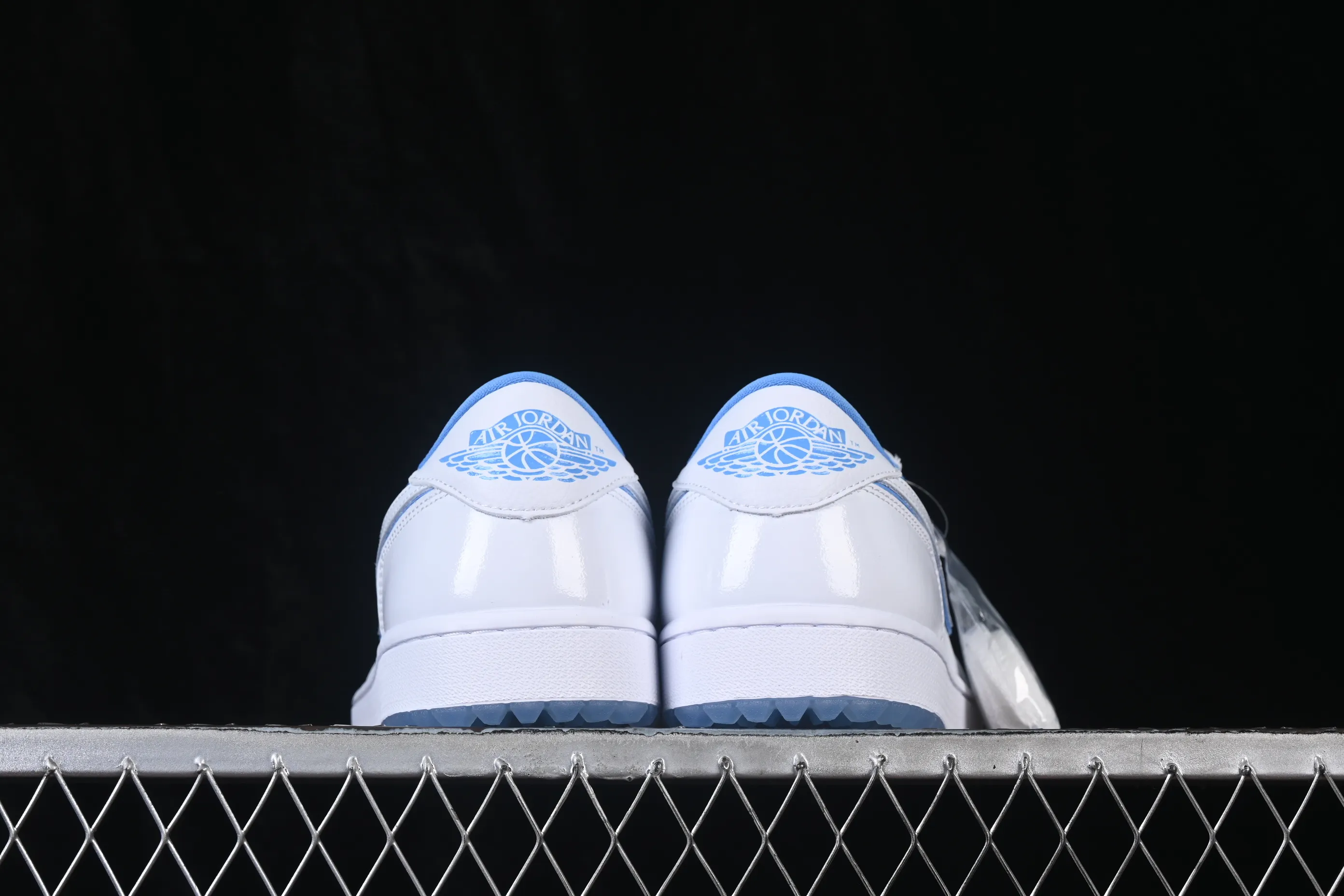 All categories Air Jordan Jordan series basketball shoes Air Jordan 1 Low Air Jordan 1 Low AJ1 Joe 1 patent leather white and blue low-top retro cultural basketball shoes DD9315-118